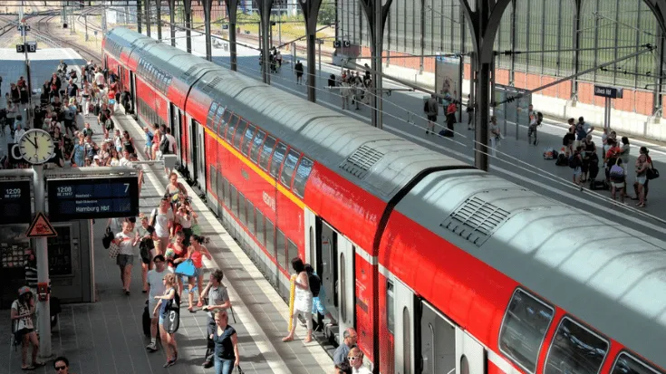 Deutschlandticket: Beliebtheit und finanzielle Auswirkungen