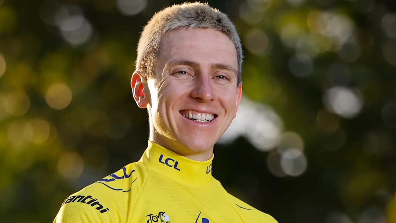 Tadej Pogačar feiert fünften Tour de France-Sieg und reiht sich unter die Legenden ein