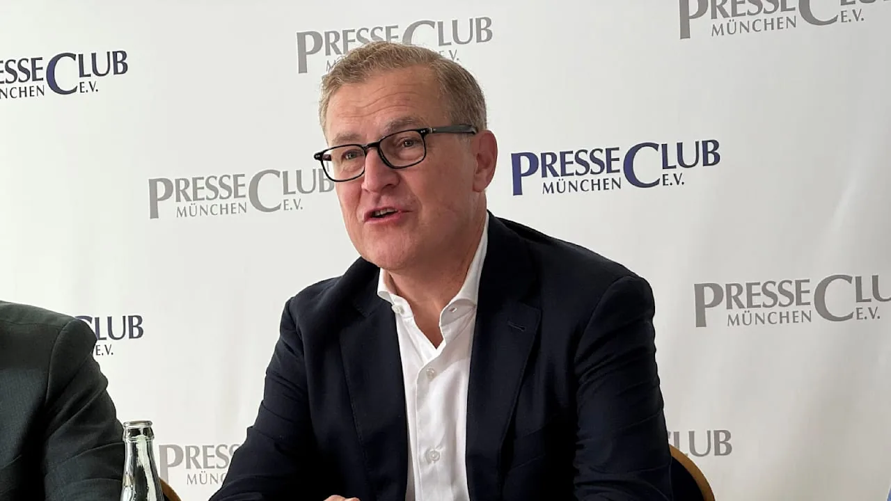 Münchner Presseclub: Dreesen äußert sich zu Klopp und Bayern-Spielern