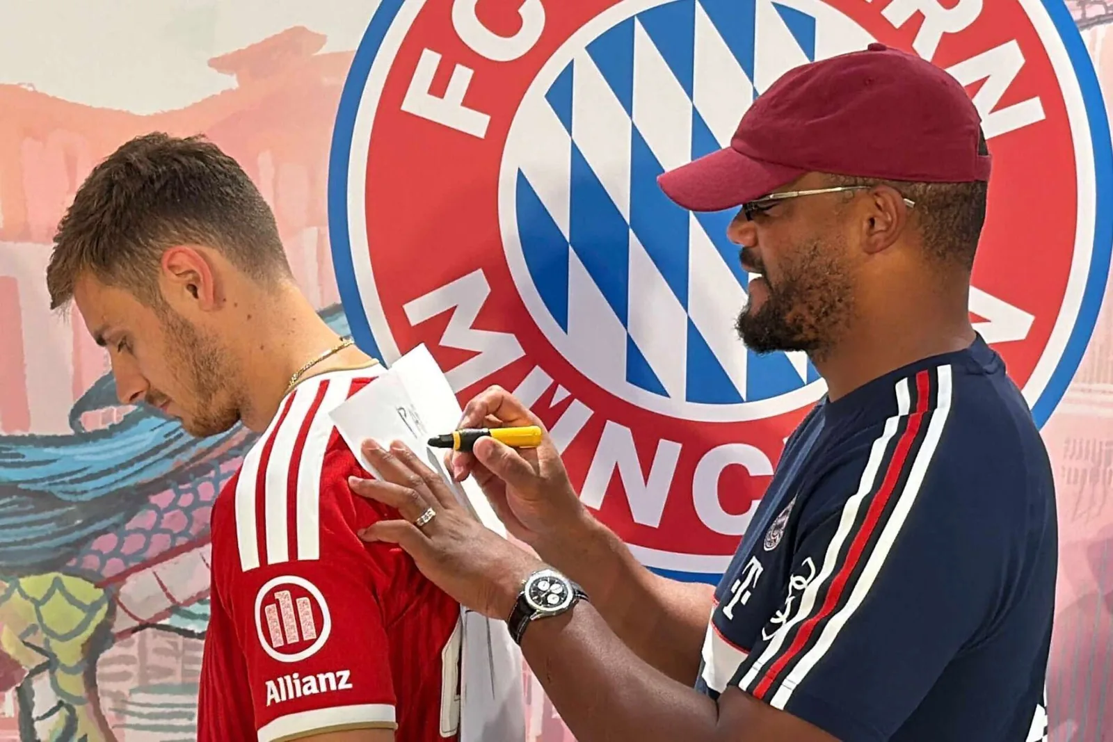 Titel-Ansage von Bayerns Trainer Vincent Kompany in der Champions League - BILD