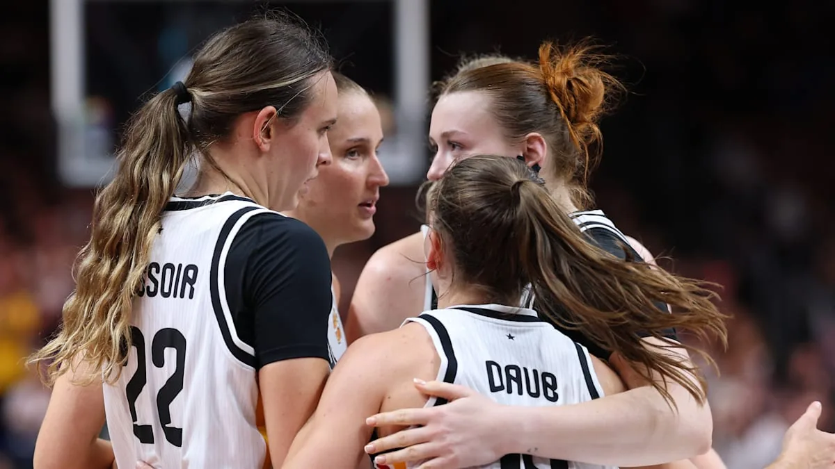 Berlin: deutsche Basketballerinnen besiegen Mali und erreichen Zwischenrunde