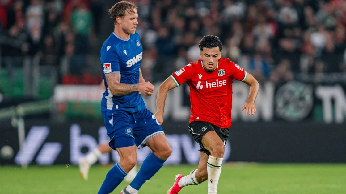 Hannover 96 und Karlsruher SC trennen sich 2:2 in torreichem Spiel